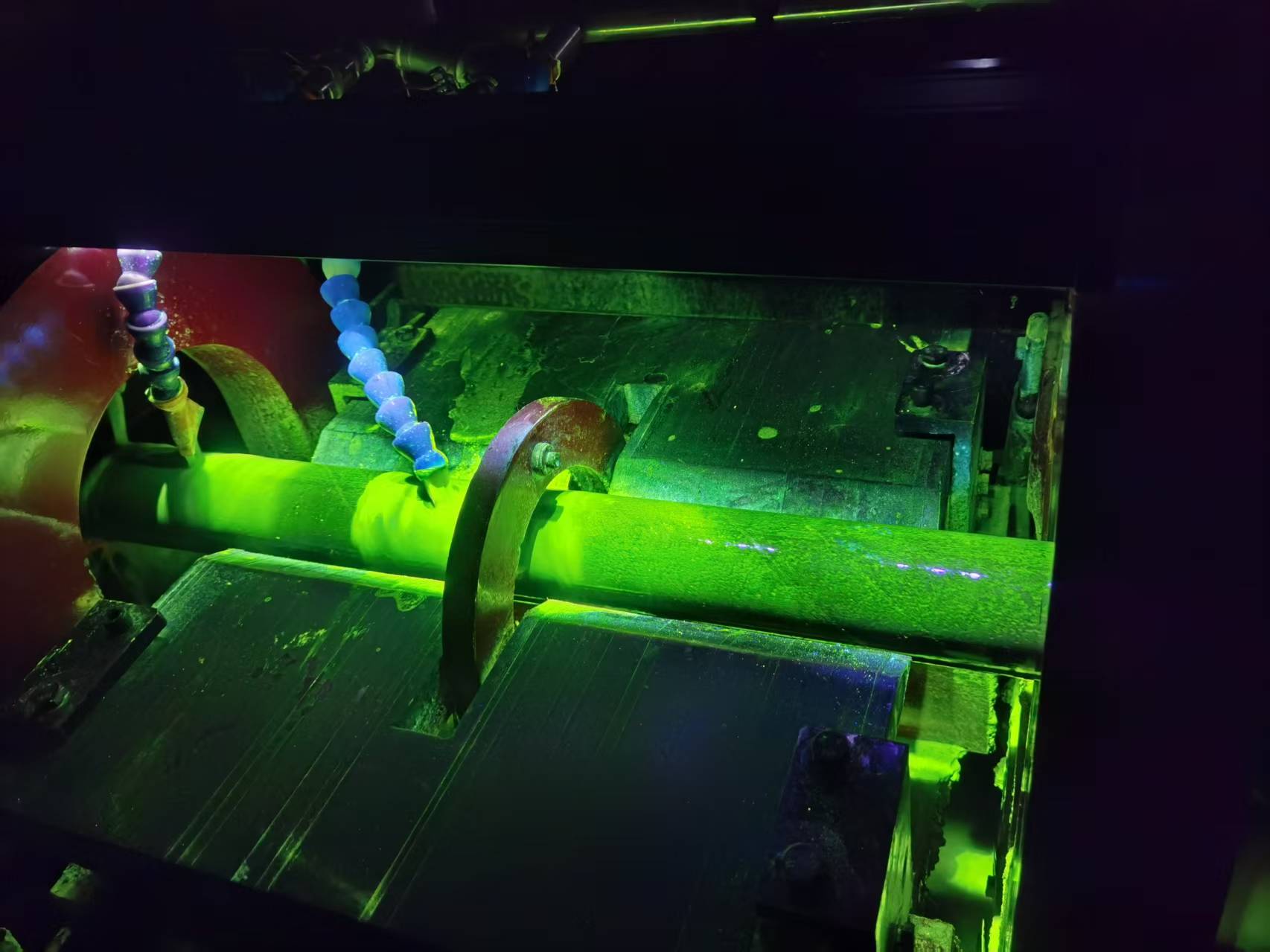 Fluorescent MT inspection