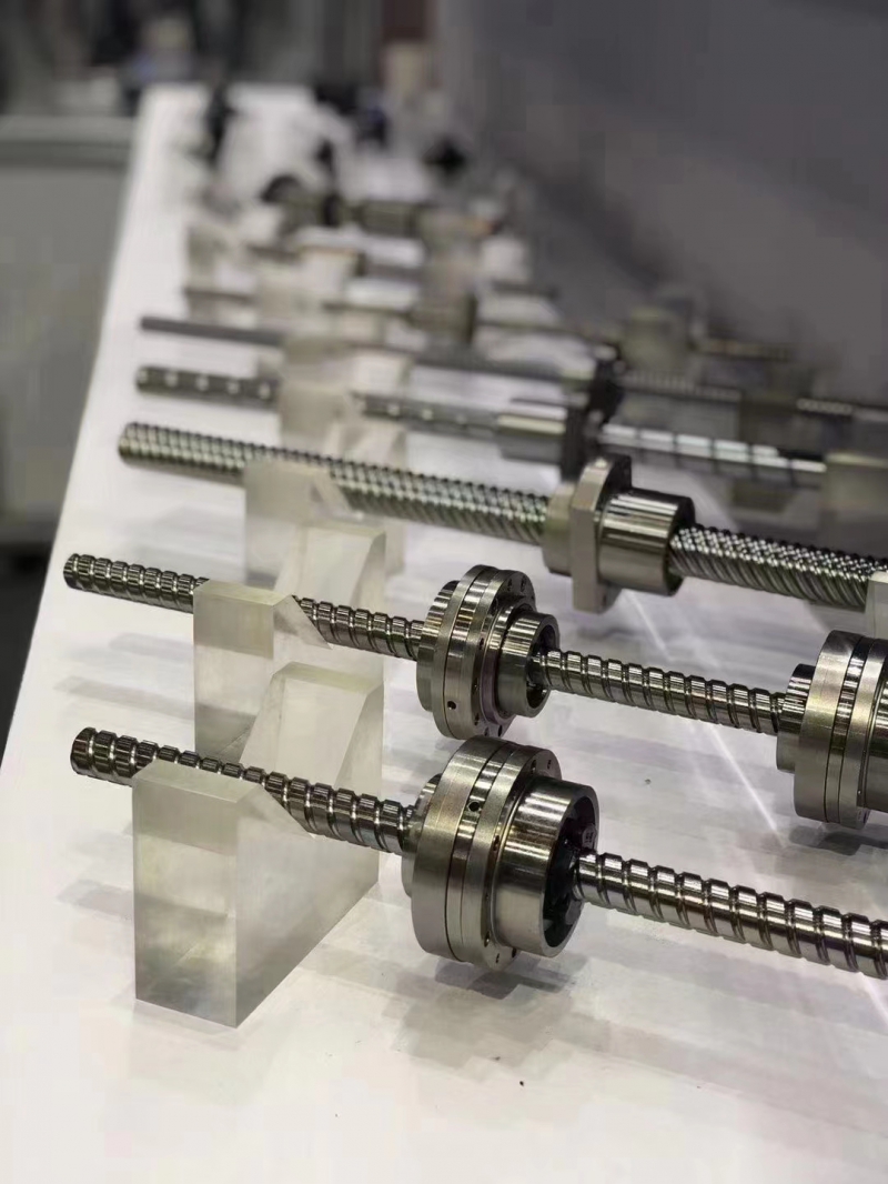 Threaded rod component